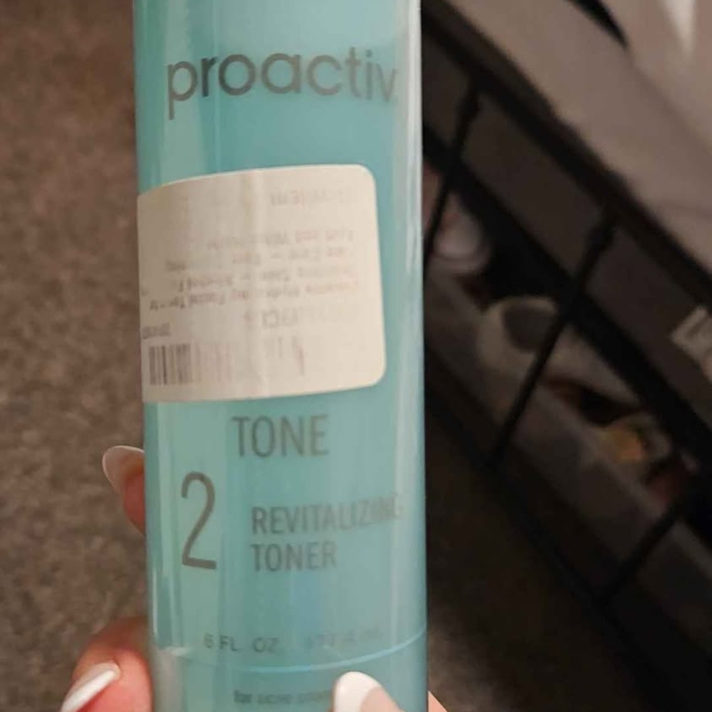 Proactiv Tone 2 Revitalizing Toner in Aqua